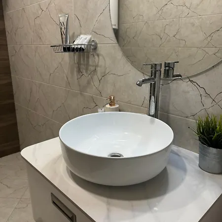 нов с две спални Warna